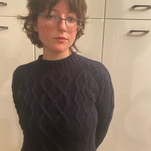 Lovely Olive and Oak cable knit sweater - Picture 5 of 8